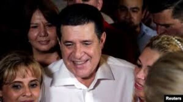 Horacio Cartes desiste en la Corte de su acción para jurar como senador