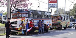 Transportistas llegaron a acuerdo con el gobierno y levantaron paro - ADN Digital