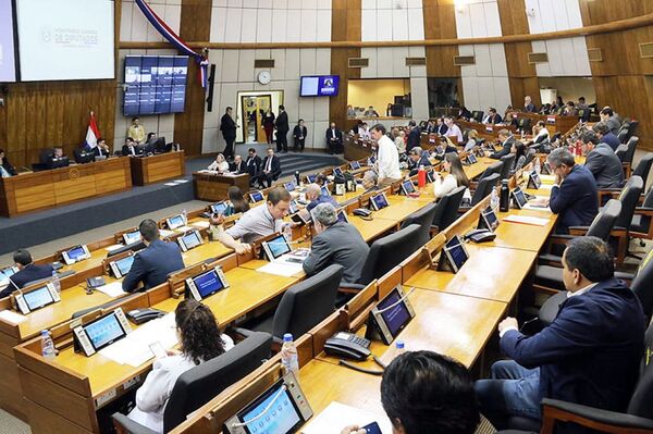 Diputados modifica reglamento y corren días decisivos para juicio político a Quiñónez | Radio Regional 660 AM