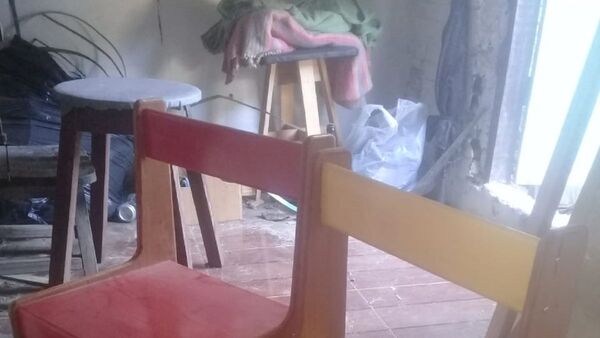 Abuelo de 72 años hace trabajos de madera para vender