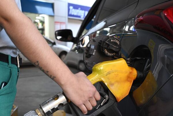Combustibles: emblemas privados también bajarán sus precios - Economía - ABC Color