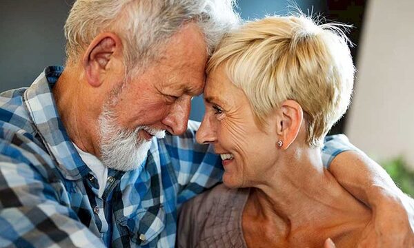 Cómo disfrutar de la sexualidad a partir de los 60 años | Telefuturo