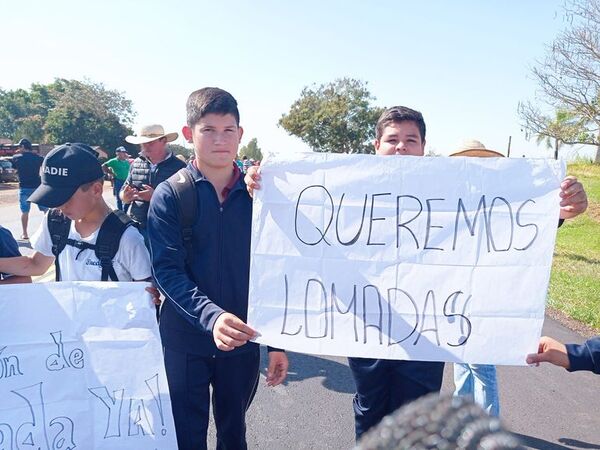 Naranjito: cierran ruta para exigir reductores - Nacionales - ABC Color