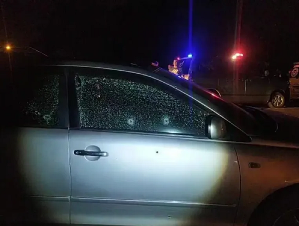 Hermana de joven baleado desmiente versión policial: "no había barrera, le mataron fuera del auto" · Radio Monumental 1080 AM