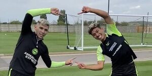 Julio Enciso se luce en el fútbol tenis y lo festeja de manera especial