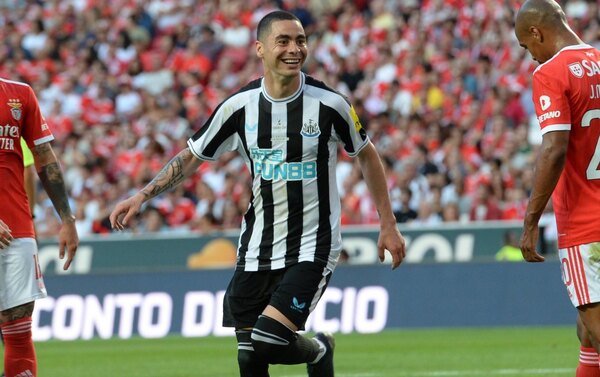 Newcastle United publicó un video para destacar a Miguel Almirón