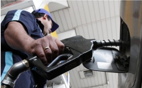 Emblemas privados bajan precios de combustible, confirma Apesa