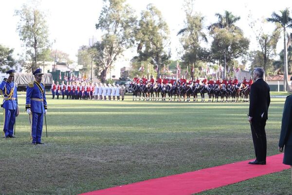 Recuerdan natalicio del Mcal. López y el día del Ejército - Nacionales - ABC Color