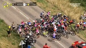 Unas 40 ciclistas protagonizaron un gran choque en el Tour de France - Megacadena — Últimas Noticias de Paraguay