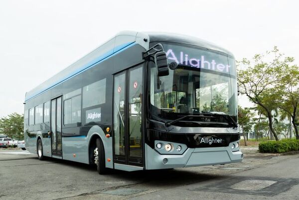 Municipio de CDE comprará buses eléctricos a G. 3.600 millones cada uno - Nacionales - ABC Color