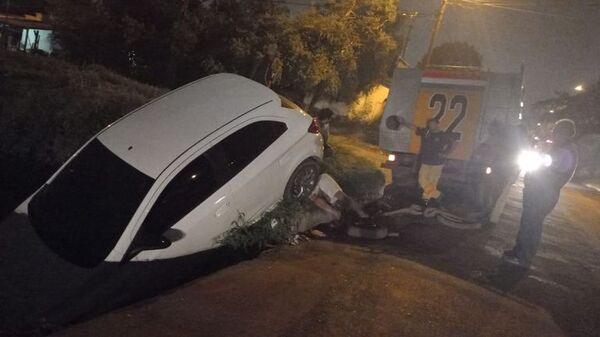 Vehículo cae a una cuneta y conductor culpa a su GPS - Nacionales - ABC Color