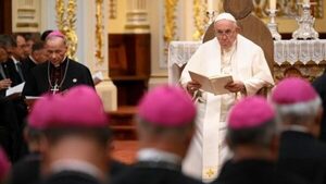 Francisco cierra su gira por Canadá con una visita cerca del Círculo Polar Ártico - .::Agencia IP::.