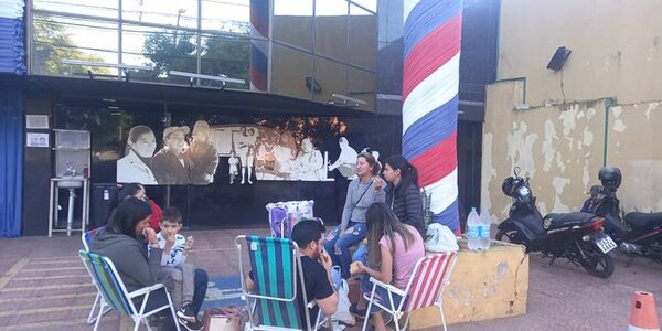 Diario HOY | Funcionarios rajados de Tekoporã fueron agredidos en sede de Desarrollo Social