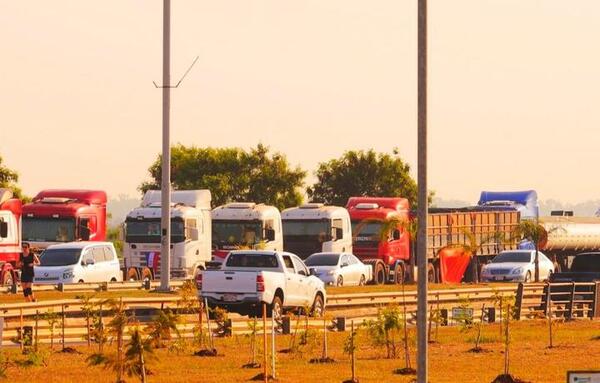 Camioneros amenazan ahora con apostarse en la capital del país
