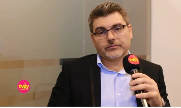 En lugar de defender su posición, Bareiro cortó entrevista con experto al que antes hizo loas - ADN Digital