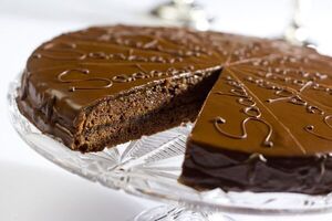 Impecable torta Sacher para dar la bienvenida al fin de semana - Gastronomía - ABC Color