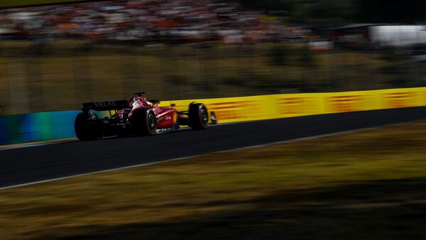 Charles Leclerc dominó el segundo libre