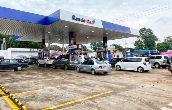 Cadipac cuestiona a Petropar por baja en combustible: “matan a empresas privadas”
