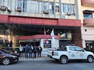 Narcopastor: declaran ante la Fiscalía funcionarios de Migraciones - Policiales - ABC Color