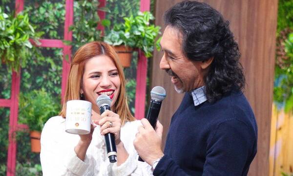 Crónica / [VIDEO] El regalo más chulínisma y el más váiro por el día de la amistad en la TV