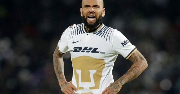 Dani Alves jugó solo un partido en México pero ya lo destrozan: “Debería retirarse hoy mismo”