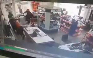Crónica / Luque: En asalto tipo comando roban millonarias mercaderías