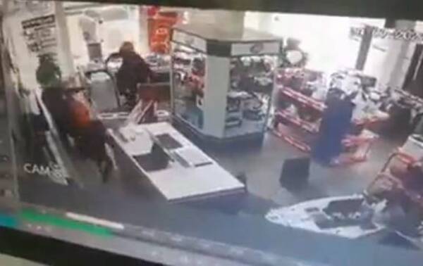 Crónica / Luque: En asalto tipo comando roban millonarias mercaderías