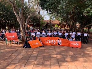 Con una sentata, estudiantes pidieron más libros al MEC - Nacionales - ABC Color