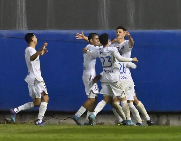Nacional vs. Sol de América: golea la academia y llega a la punta - Fútbol - ABC Color