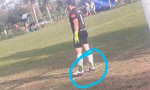 ¡Insólito! Equipo de fútbol pierde puntos porque el arquero tenía sus medias joa