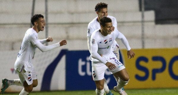 Nacional golea a Sol de América en la 'Visera' y mira a todos desde arriba