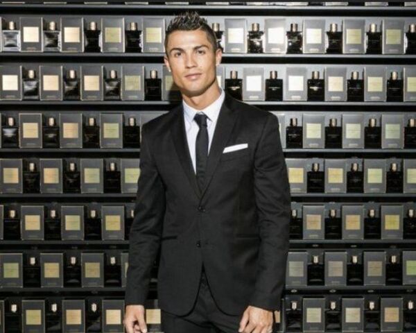 Cristiano Ronaldo anuncia su regreso con el United