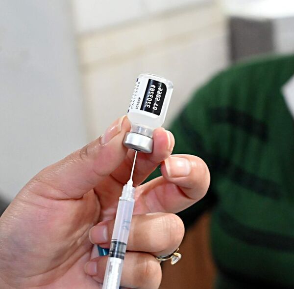 Covid: caducan unas 90.000 vacunas provocando pérdidas de US$ 450.000 - Nacionales - ABC Color
