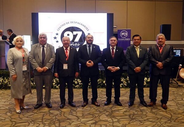 Movilizador de la economía - Aniversario Despachante Aduanero del Paraguay - ABC Color