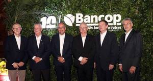 La Nación / Fiesta por el 10º aniversario de Bancop