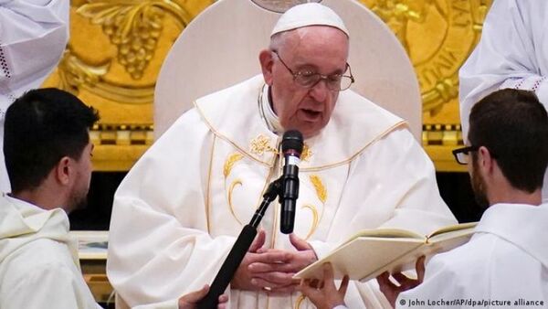 El Papa admite que debe reducir su ritmo de viajes o retirarse