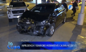 Imprudencia y semáforo intermitente provocan accidente en Asunción | Telefuturo