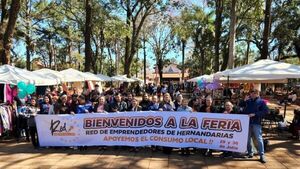 Emprendedores ofrecen regalos por el Día de la Amistad en Hernandarias