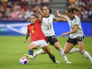 Diario HOY | El fútbol femenino bate récords de afluencia en Europa