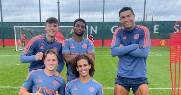 Cristiano Ronaldo vuelve a entrenar con Manchester United | 1000 Noticias