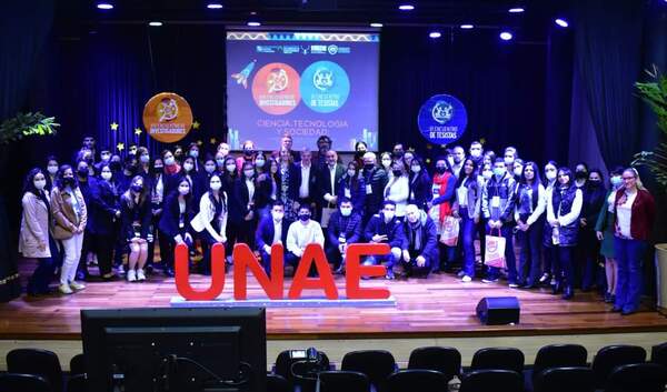 EXITOSA APERTURA DEL VIII ENCUENTRO DE INVESTIGADORES Y XI ENCUENTRO DE TESISTAS EN LA UNAE