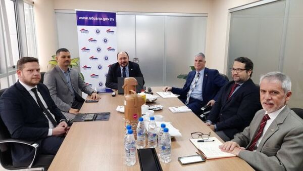 EEUU está ayudando a conseguir escáneres para Paraguay, confirmó el director de Aduanas