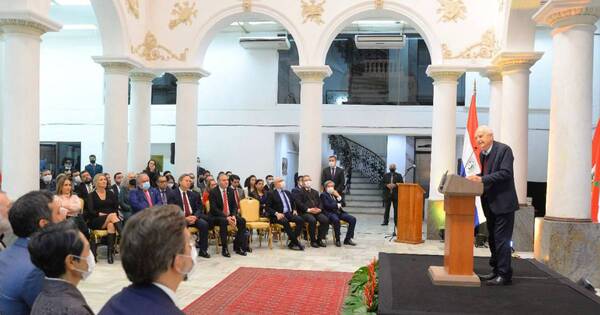 La Nación / Cancillería recordó la importancia de la amistad con la disertación del Padre José Zanardini