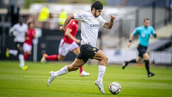 Valencia mejora sus prestaciones en Nottingham