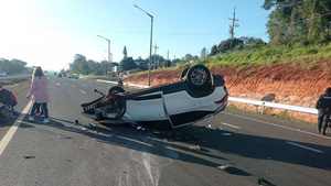 Crónica / Esposa de "Pulpito" Duarte sufre accidente camino al partido de Cerro