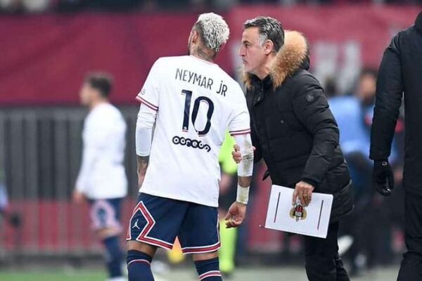 El entrenador de PSG, Galtier, ve a un Neymar