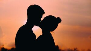El beso romántico del Este pudo extender el herpes labial en Europa