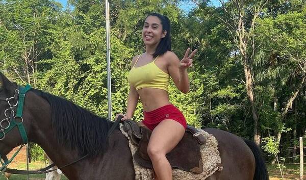 Crónica / [ VIDEO] Madrina del Olimpia cumplió el sueño a un fan con discapacidad