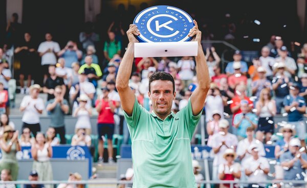 Diario HOY | Bautista gana el 11.° título de su carrera en Kitzbühel