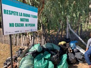 Recogen cerca de mil kilos de basura de la reserva “Banco San Miguel” - Nacionales - ABC Color